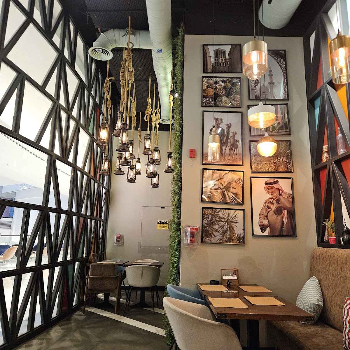 Logma - Emirati Breakfast Brunch - photo 3