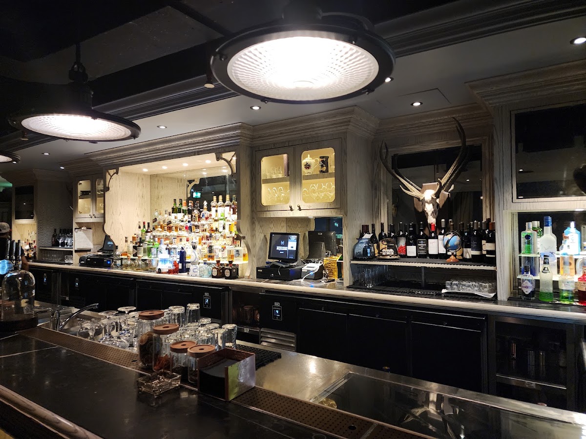 Weslodge Saloon - photo 5