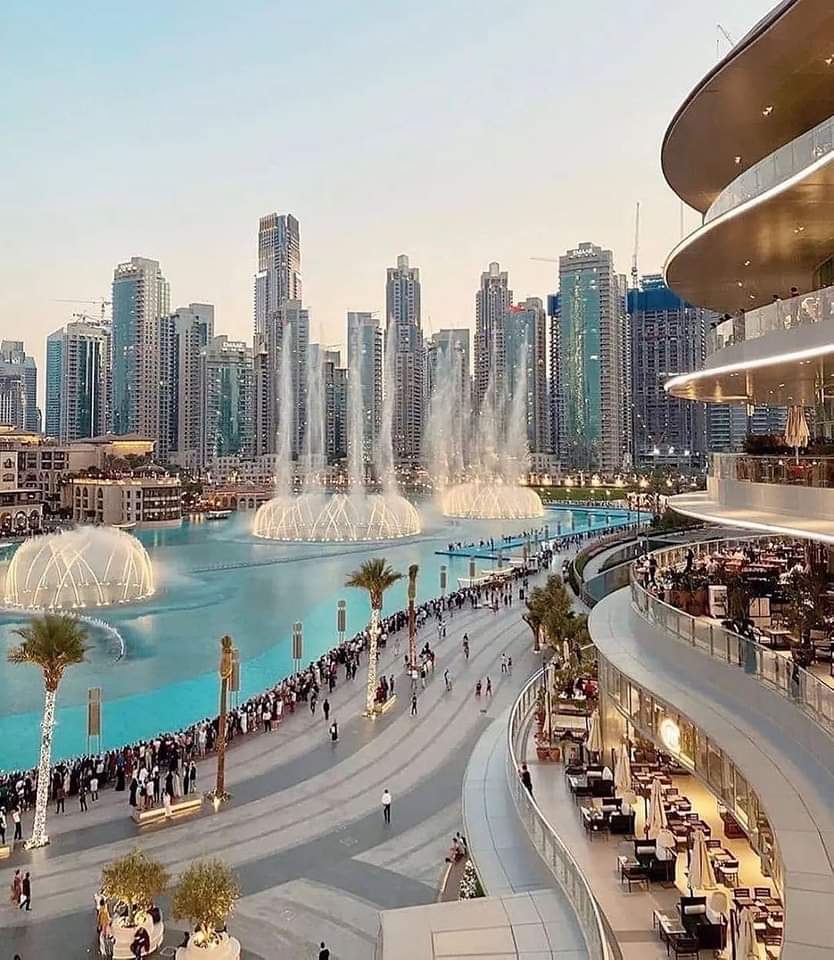 Dubai Fountain Show - photo 2