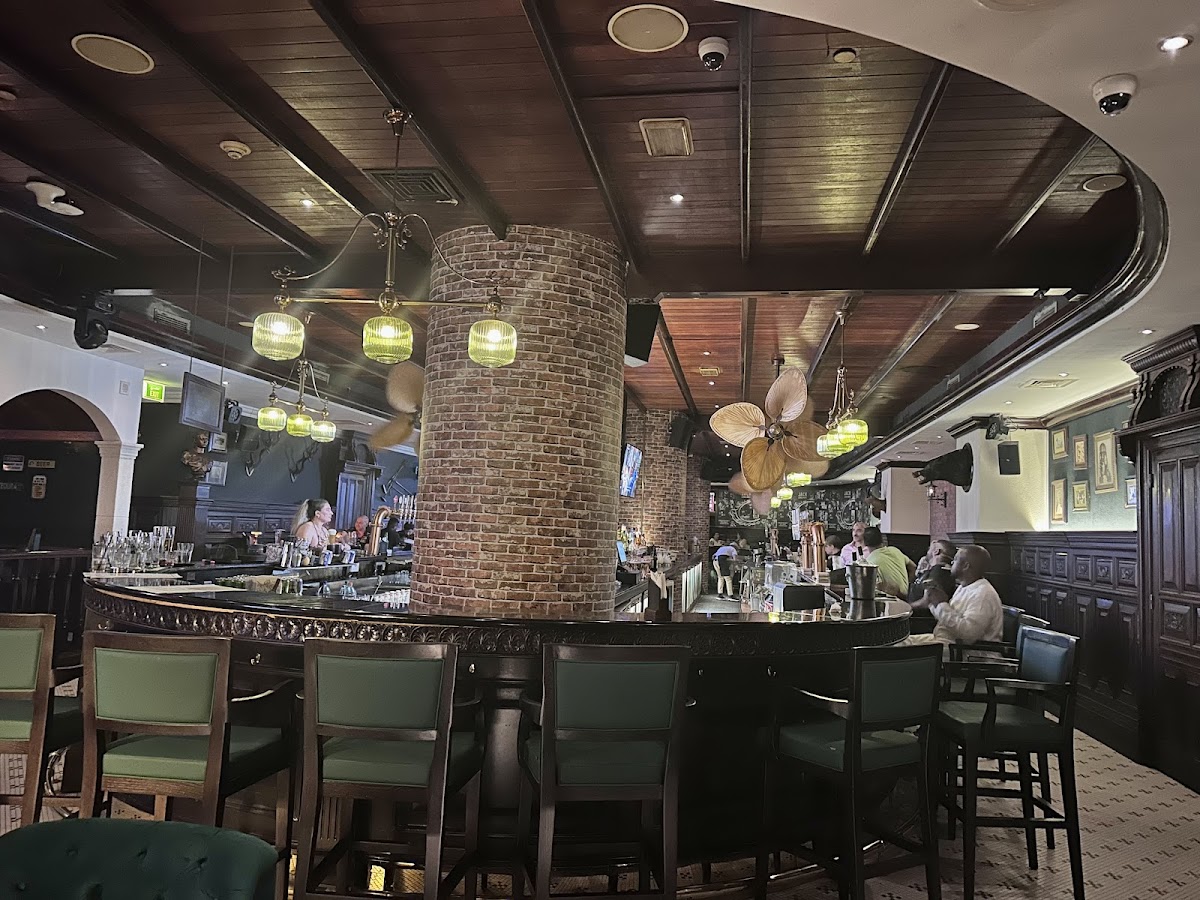 Long's Bar - photo 3