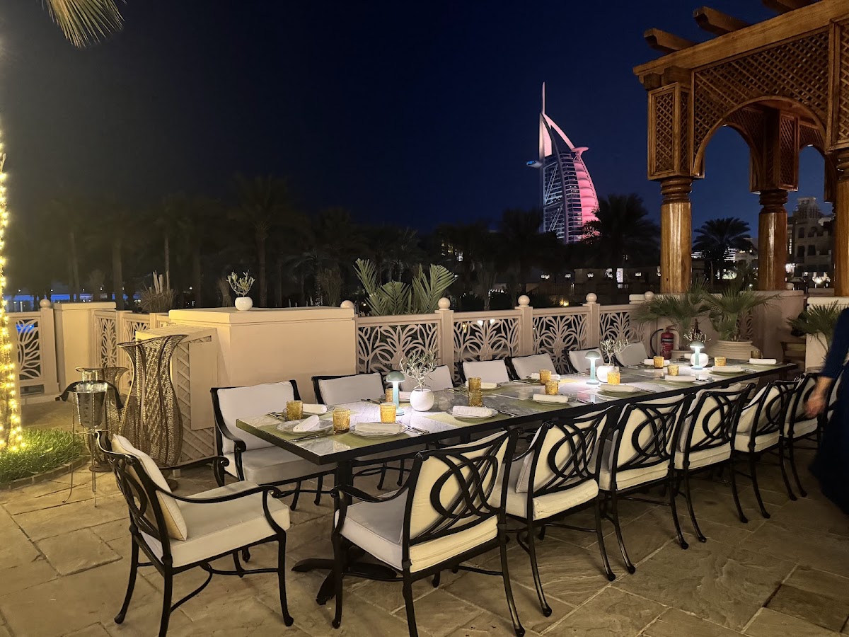 Al Nafoorah Friday Brunch - photo 5