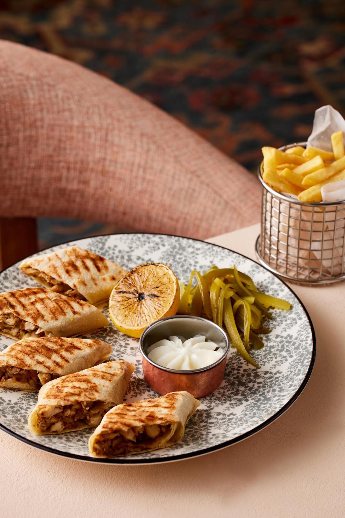 Al Nafoorah Friday Brunch - photo 3