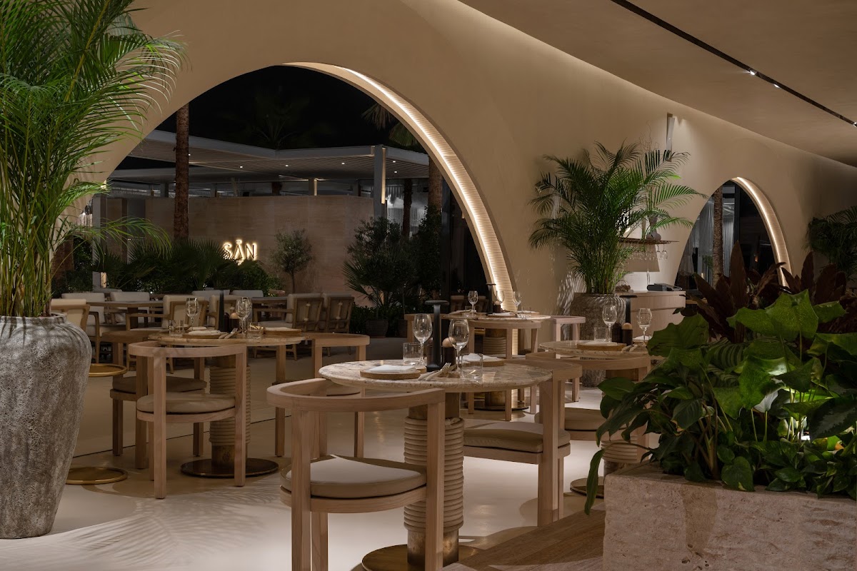 SĀN Beach - Pool & Brunch