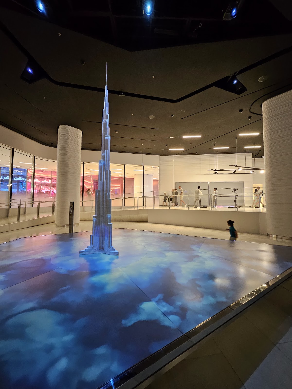 Burj Khalifa - Free Exterior Viewing - photo 4