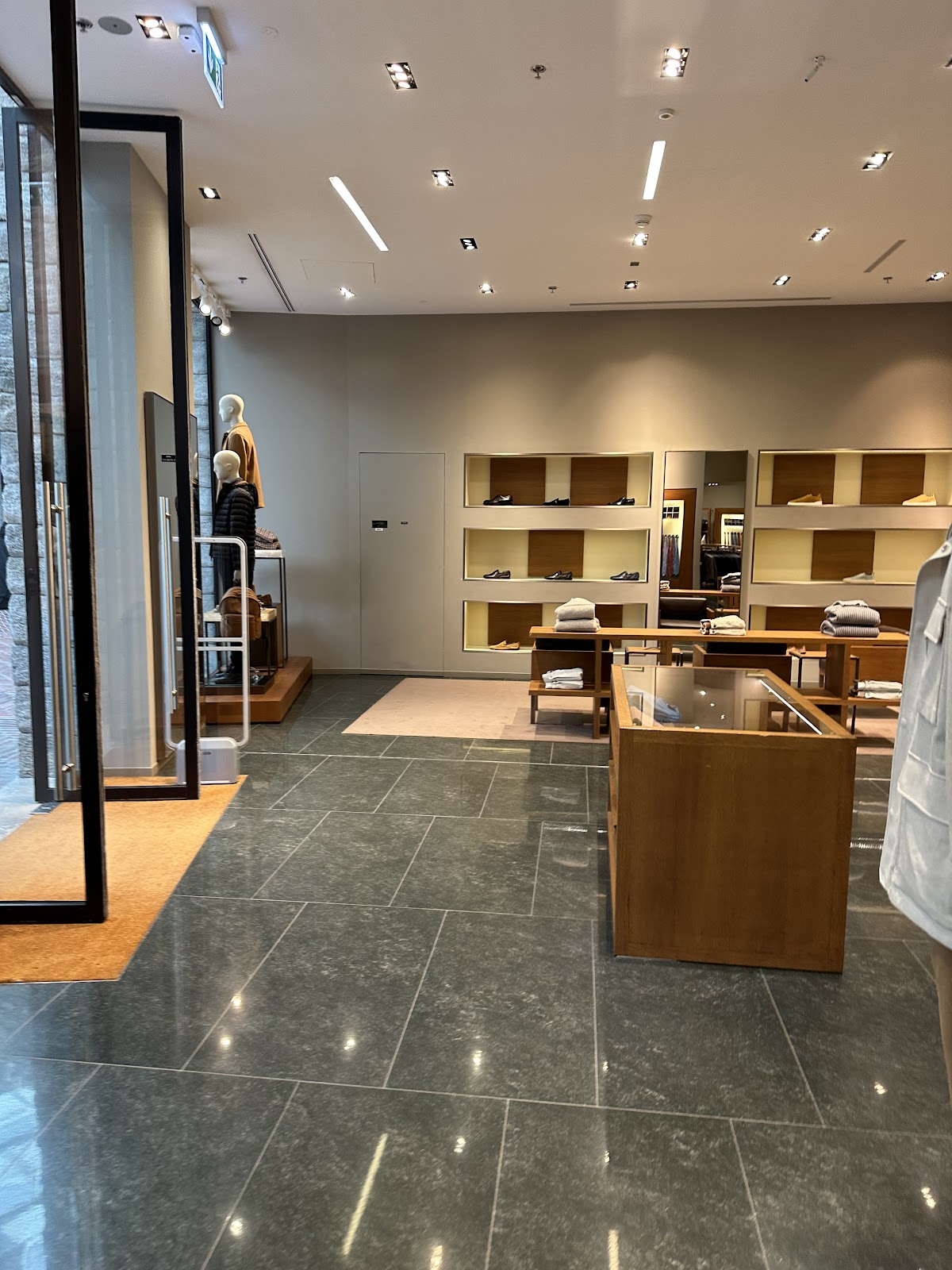 The Outlet Village - Designer Discount - photo 4